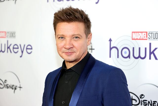 Filtran primer video de Jeremy Renner tras accidente
