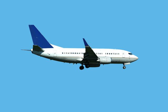 Subida del combustible golpea al sector aéreo