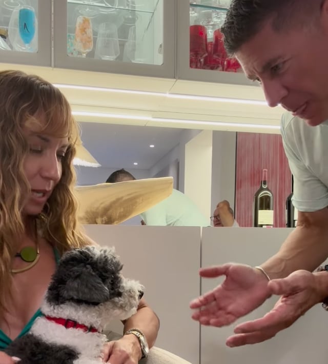 VIDEO: Perrita de Raymond Arrieta lo rechaza por Alexandra Fuentes