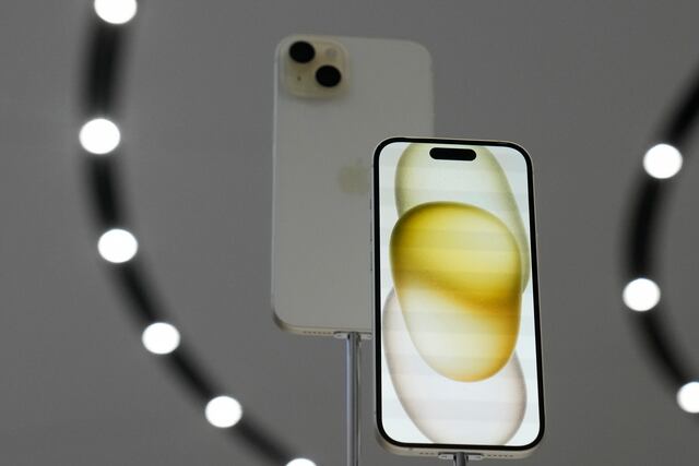 Apple lanza actualización de su sistema iOS 17 para evitar que los iPhone 15 se sobrecalienten