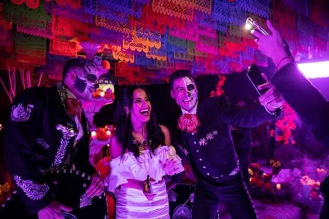 Artistas "pierden" la cabeza
