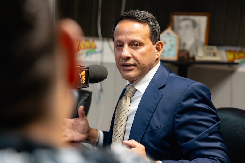 Julio Roldán Concepción, alcalde de Aguadilla, también contrató a la compañía CRSG para gestionar tareas relacionadas a los estorbos públicos.
Foto suministrada