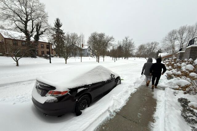 Tormenta invernal deja al menos 15 muertos y más de 800,000 hogares sin electricidad en EE. UU.