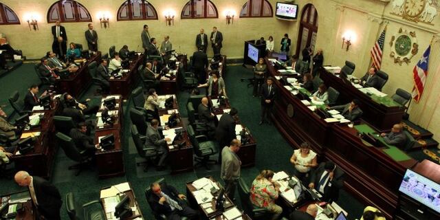 Legisladores sancionados podrían botar trabajadores