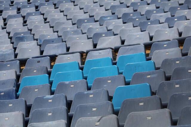 Roban fila de butacas de cancha del municipio de Camuy