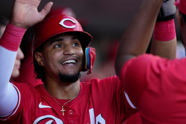 Los Rojos vencen 5-3 a los Astros luego de sencillo por Espinal