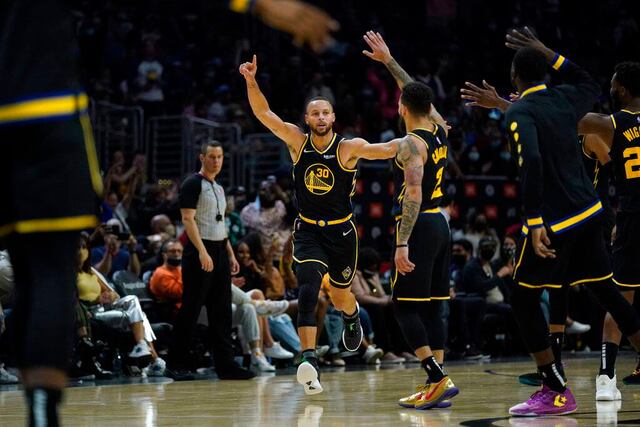 Warriors ligan 8 victorias seguidas al superar a Clippers