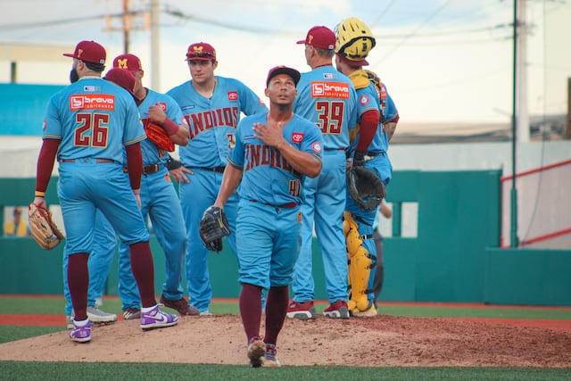 Leones propinan primera blanqueada a los Indios