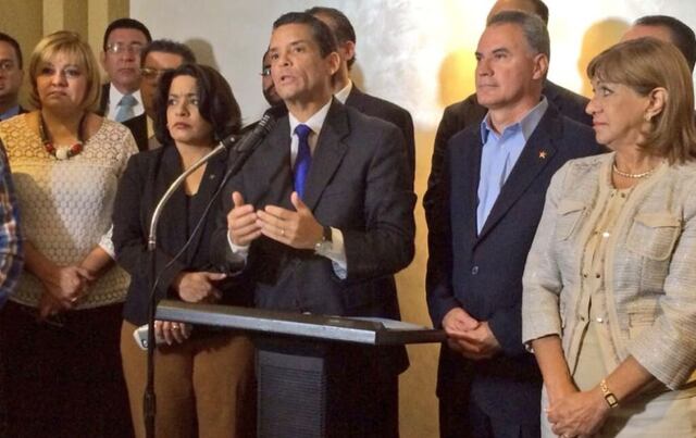 Leo Díaz acusa que retiran su propaganda política selectivamente