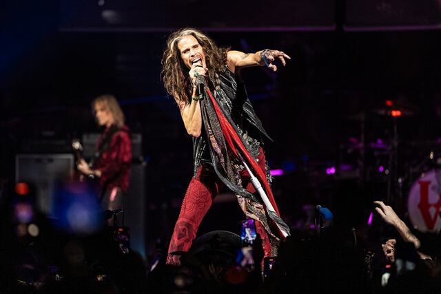 Aerosmith pospone fechas luego que Steven Tyler se lastimara las cuerdas vocales