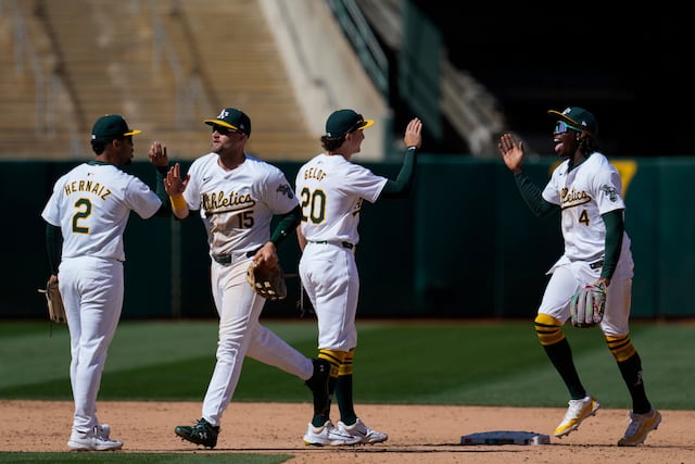 Atléticos revierten déficit de cinco y vencen 8-7 a Nacionales