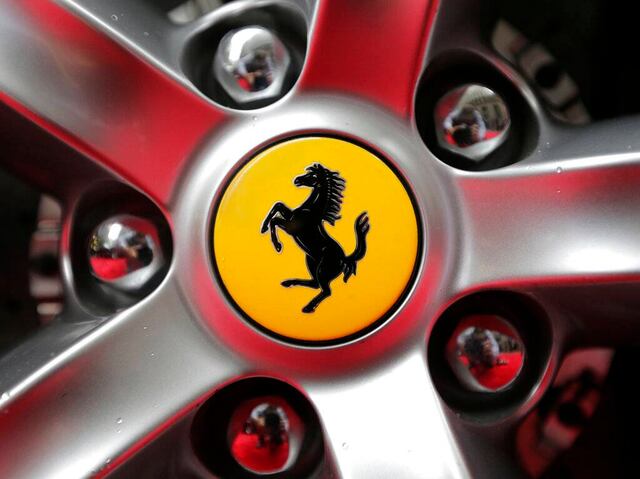 Renuncia CEO de Ferrari tras dos años en el cargo