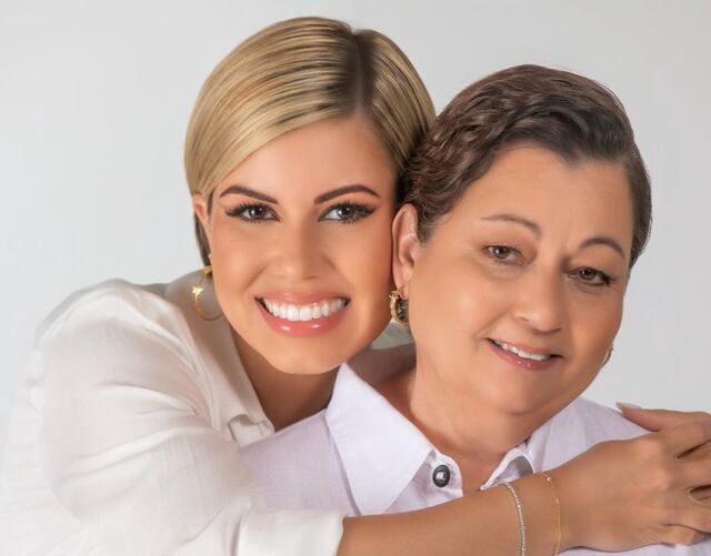 Periodista comparte momento en que su madre conoce que está libre de cáncer
