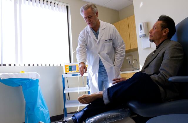 Médicos de Los Ángeles se comprometen a cuidar pacientes indocumentados
