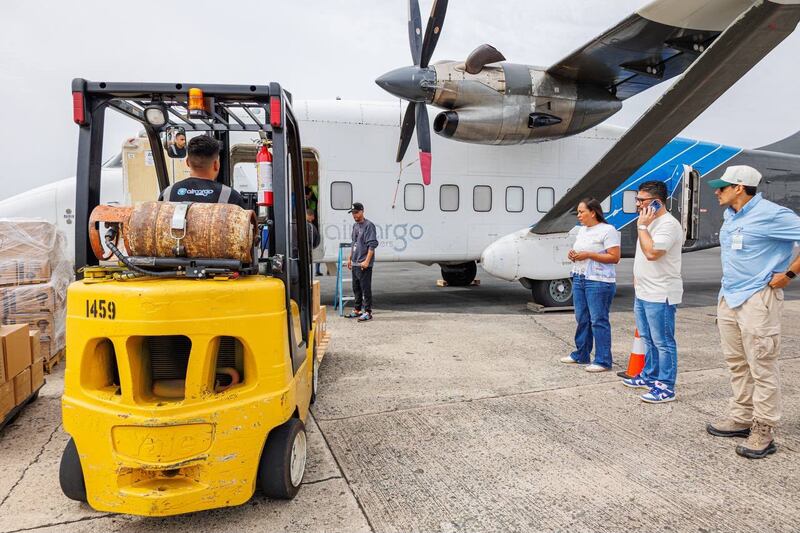 Gobierno de Puerto Rico envía primer vuelo lleno de suministros para Venezuela; coordinan nuevos vuelos para próximos días.