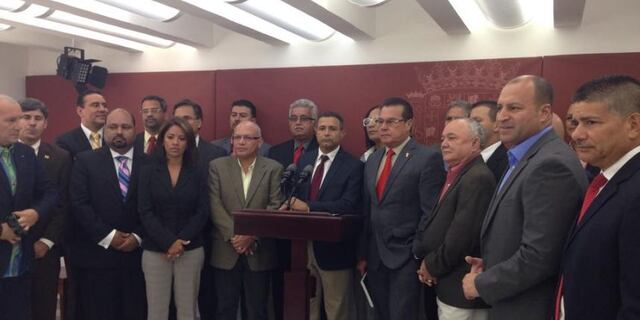 Asociación de Alcaldes "repudia" a los seis legisladores que derrotaron el IVA