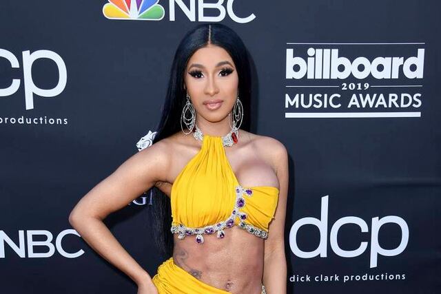 Cardi B comparte video mostrando su zona íntima