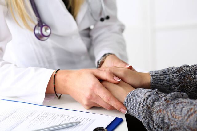 Percepción económica y género afectan bienestar emocional de pacientes con cáncer, revelan estudios