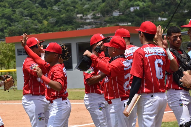Azucareros y Mets se dividen victorias en la final de la Doble A Juvenil