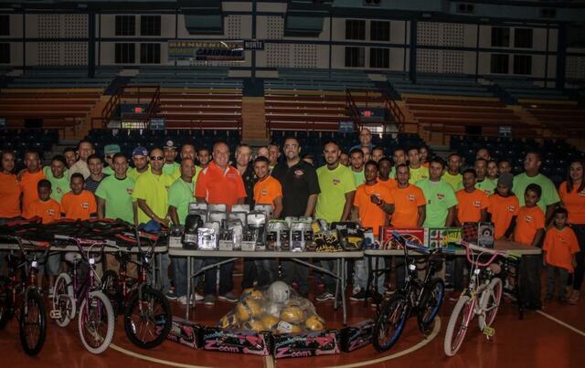 Programa mundial antidrogas de la OMB lleva regalos a Fajardo