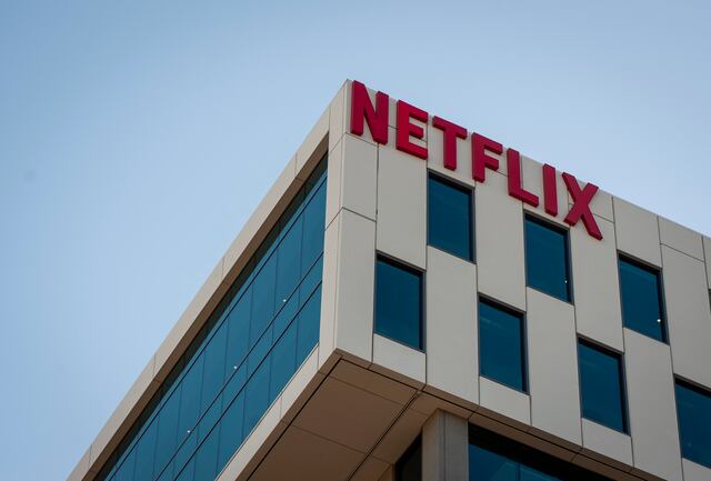 Netflix se retira de la batalla por la compra de Warner tras la nueva oferta de Paramount