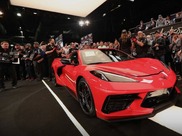 El primer Corvette de nueva generación subastado por una millonada