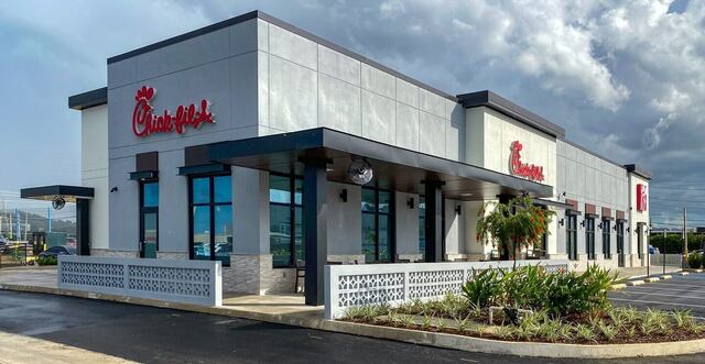 Chick-fil-A tiene el servi-carro más lento en Estados Unidos, según un informe sobre comida rápida de 2022