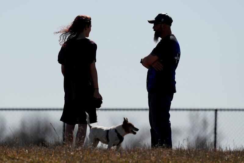 Dusty Farr junto a su hija transgénero.