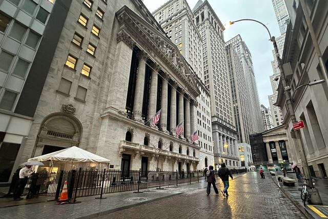 Wall Street alcanza récord histórico en medio de debates sobre aranceles