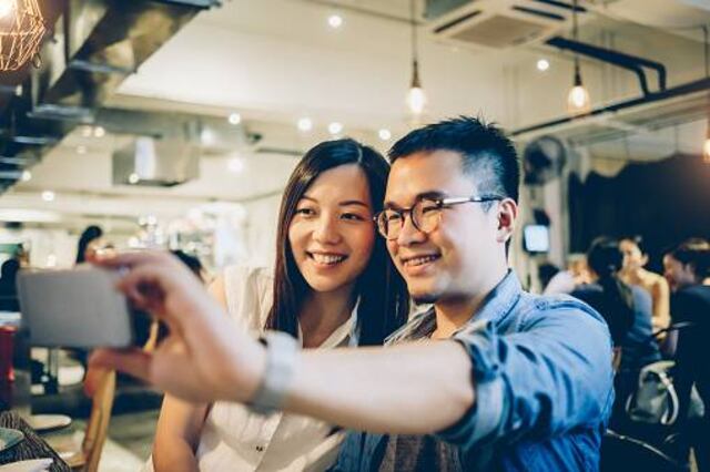 En Japón alquilan amigos para tomarse 'selfies'