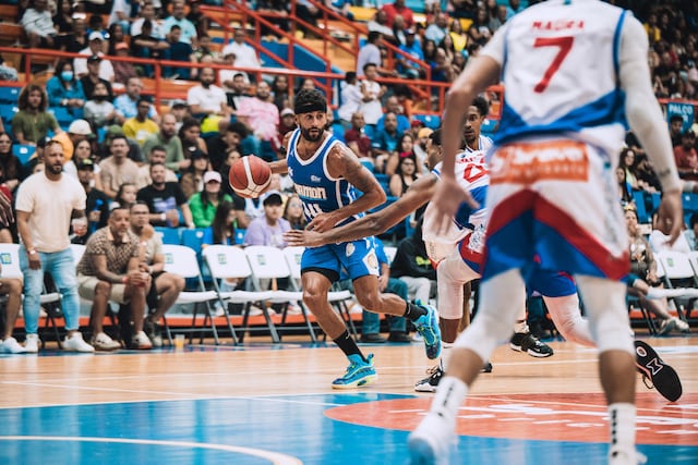 Vaqueros de Bayamón vencen a los Cariduros de Fajardo en la acción dominical del Baloncesto Superior Nacional