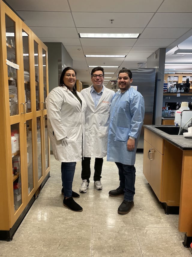 Estudiantes investigadores de “El Molecular” viajan a prestigioso laboratorio por sus investigaciones biomédicas