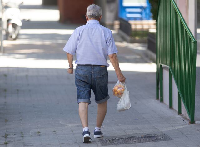 Caminar 7,000 pasos diarios reduce hasta 47% el riesgo de enfermedades graves, revela estudio