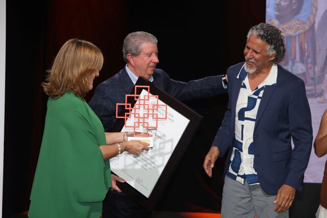 Agua, Sol y Sereno gana el Premio Tina Hills