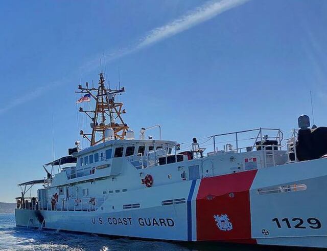 Rescatan a 12 pasajeros de bote hundido cerca de República Dominicana