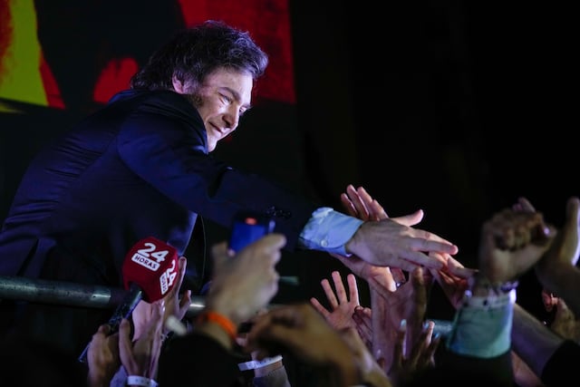 ¿Quién es Javier Milei? El polémico nuevo presidente de Argentina por sus posturas de ultraderecha