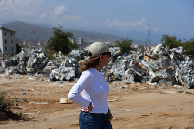 María Corina Machado visita zona devastada por doble terremoto