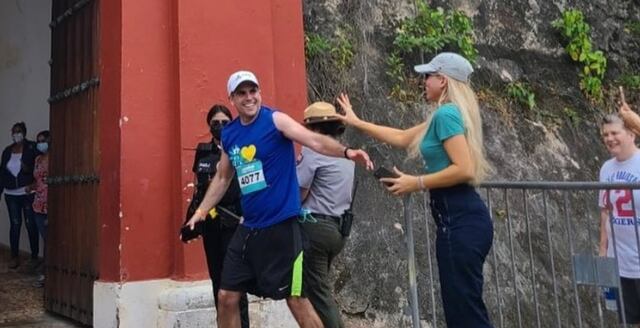 Ricardo Rosselló participa del maratón Ironman