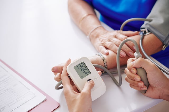 Casi medio millón de personas de escasos recursos se atendieron en centros 330 en 2023