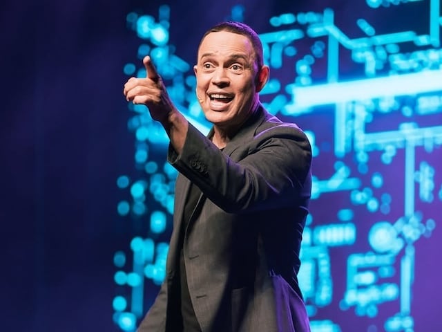 Alexis Valdés trae su show “Ignorancia Artificial” a Puerto Rico