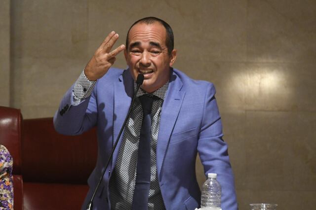 Eliezer Molina exige a secretario del DRNA que le hable en español