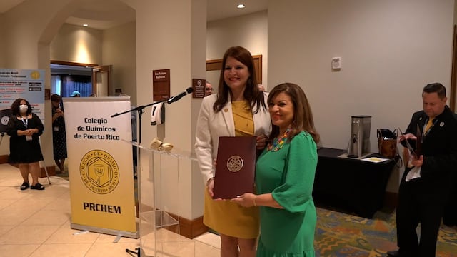 Colegio de Químicos de Puerto Rico otorga su más alto galardón a Claribel Matínez Marmolejos