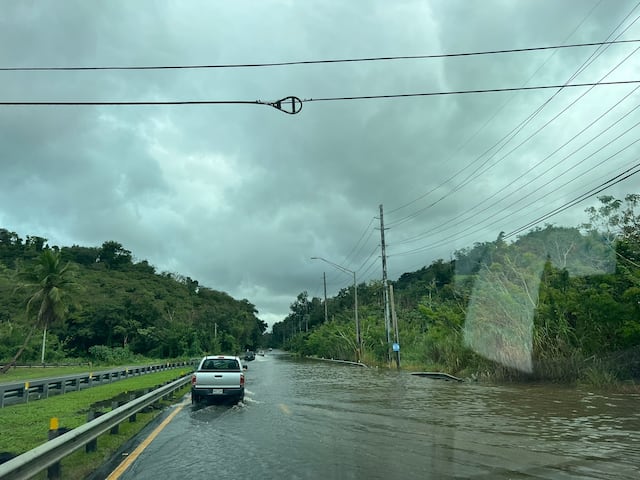 Cierran carreteras en Yabucoa y Naguabo por inundaciones