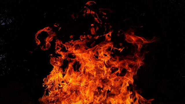 Reportan fuego en cocina de restaurante en Distrito T-Mobile