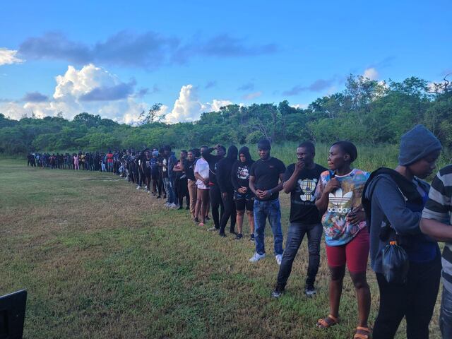 Rumbo al puerto de Mayagüez los primeros 64 indocumentados dejados a su suerte en Isla de Mona