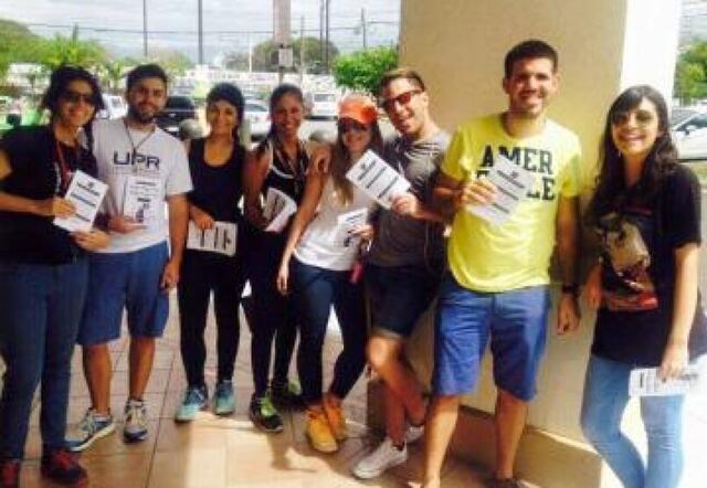 Estudiantes salen a la calle para orientar sobre impacto del IVA