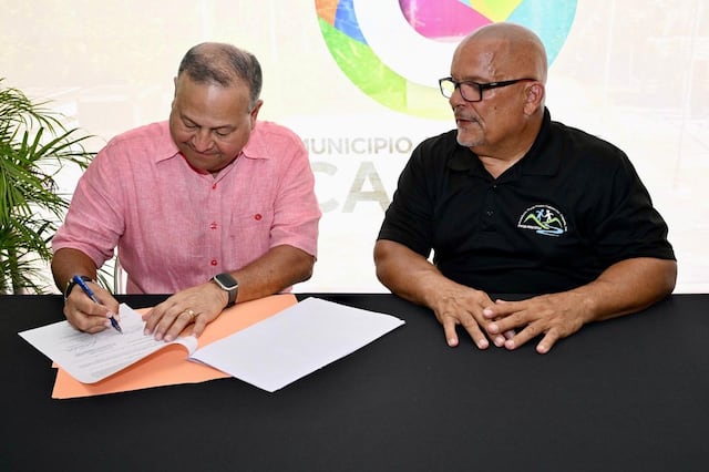 Alcalde de Caguas firma convenio colaborativo con el Acueducto Comunitario Pedro Calixto