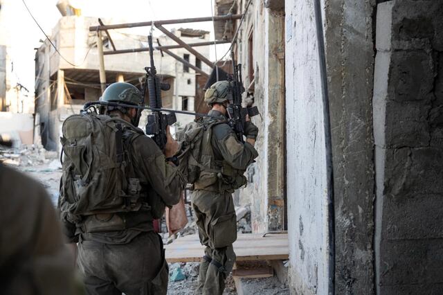 Mueren dos palestinos, entre ellos un niño, por derrumbe de edificio en la Franja de Gaza