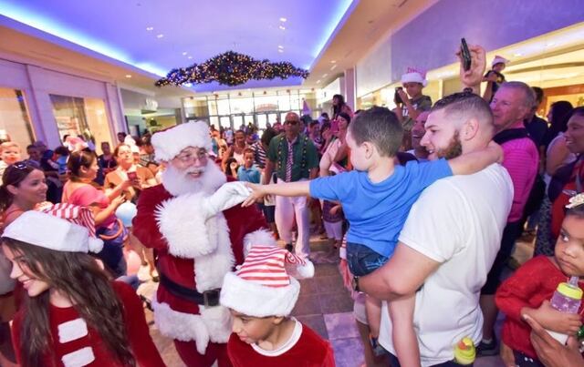 Plaza Las Américas celebra llegada de Santa Claus