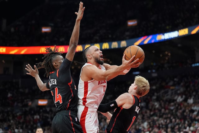 Los Rockets de Houston vencen 114-110 a los Raptors de Toronto
